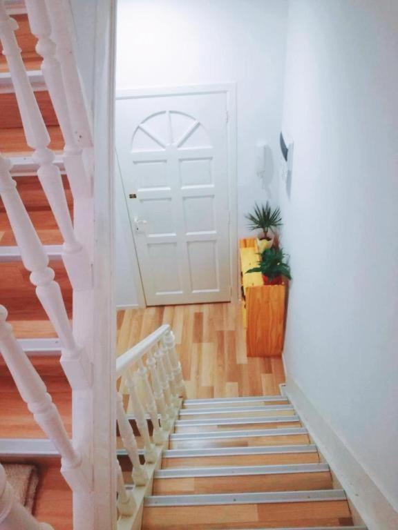 Cozy Rooms With Share The Bathroom And Kitchen Brussel Eksteriør bilde