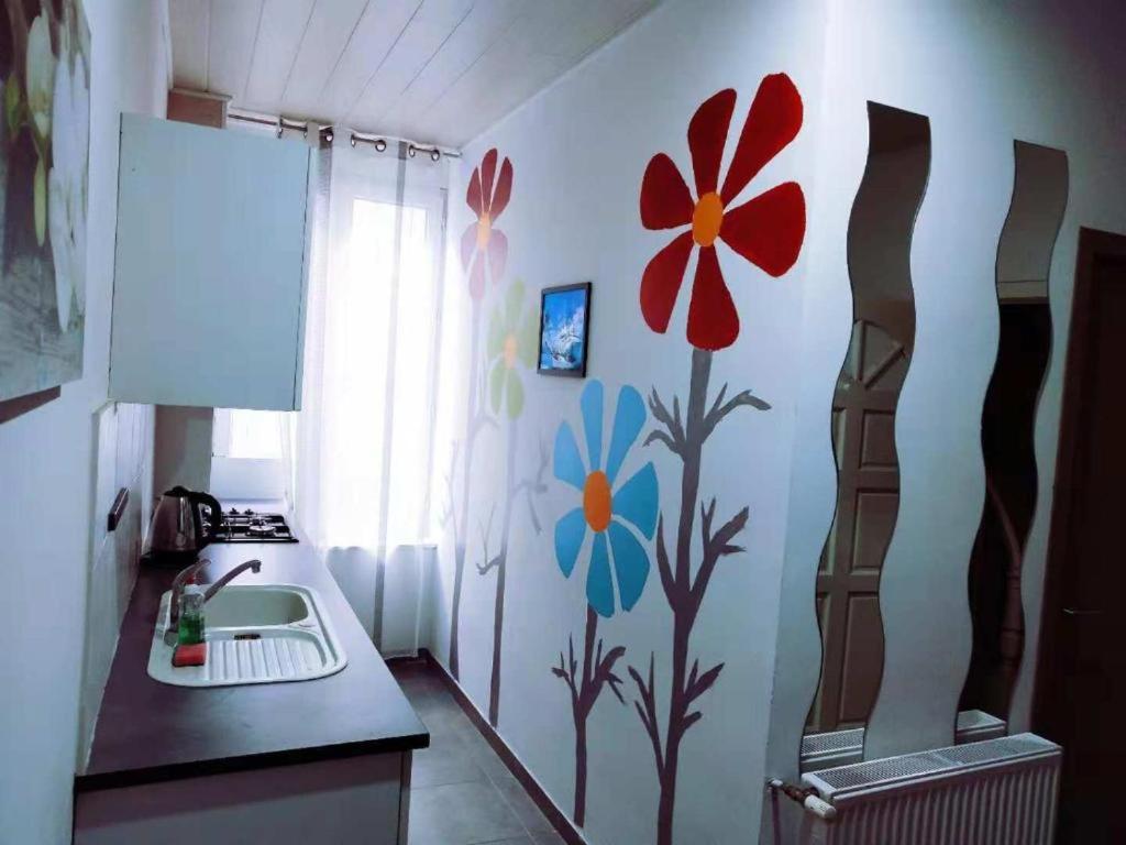 Cozy Rooms With Share The Bathroom And Kitchen Brussel Eksteriør bilde